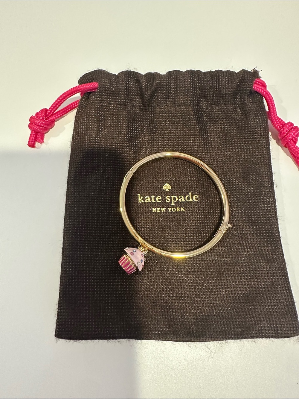 Kate Spade New York Cupcake Charm Gold bracelet bangle - Picture 2 of 3